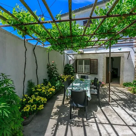 House Katica Holiday home Grizane-Belgrad