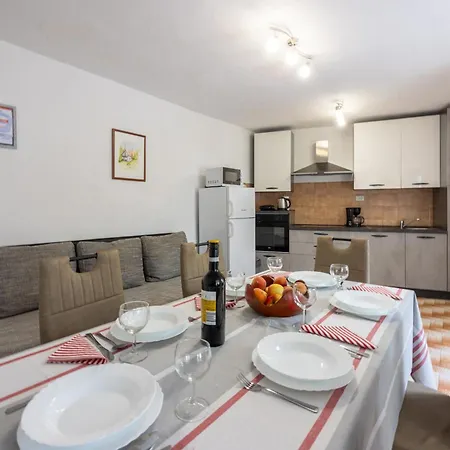 Nyaraló House Katica *